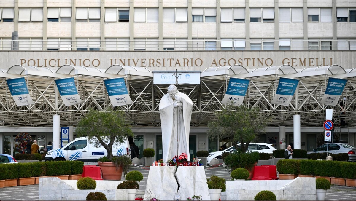 Health and Tradition of the Pope in Vatican