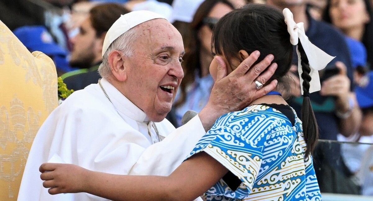 Папа Франциск начинает празднования Дня детей символическим футбольным матчем в Риме