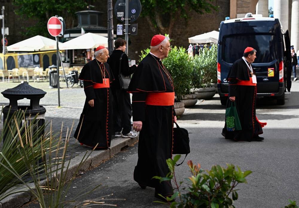 Pope Francis: The Cardinals Move to the Vatican