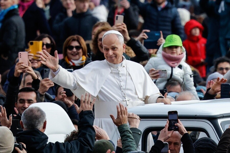 Pope calls to "take a position" against injustices and inequalities