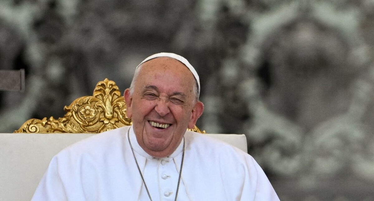 Папа Франциск встретится с комиками мира для передачи послания мира