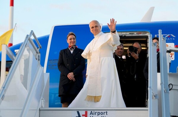 Pope Leo XIV's Aircraft Requires Maintenance in Turkey