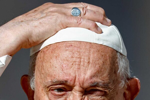 Папа Франциск подчеркивает необходимость кратких проповедей во время католических служб