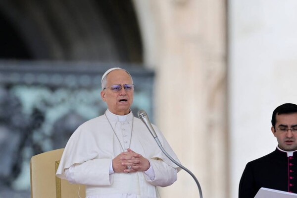 Pope Expresses Regret Over Civilian Deaths in Iran War