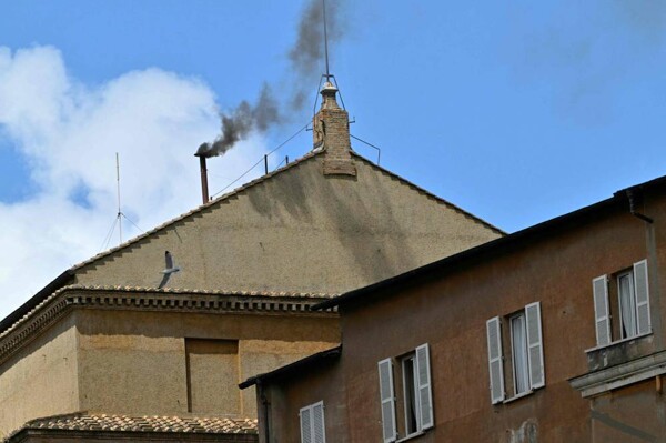 Cardinals Gather for Closed-Door Meeting