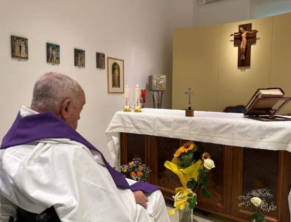 New Photo of Pope Francis from Hospital | Ours Abroad News